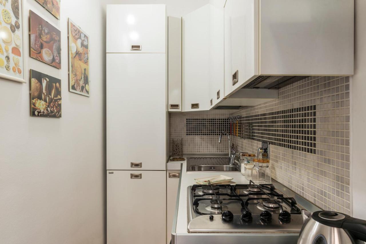 Rione Monti & Cavour Apartment โรม ภายนอก รูปภาพ