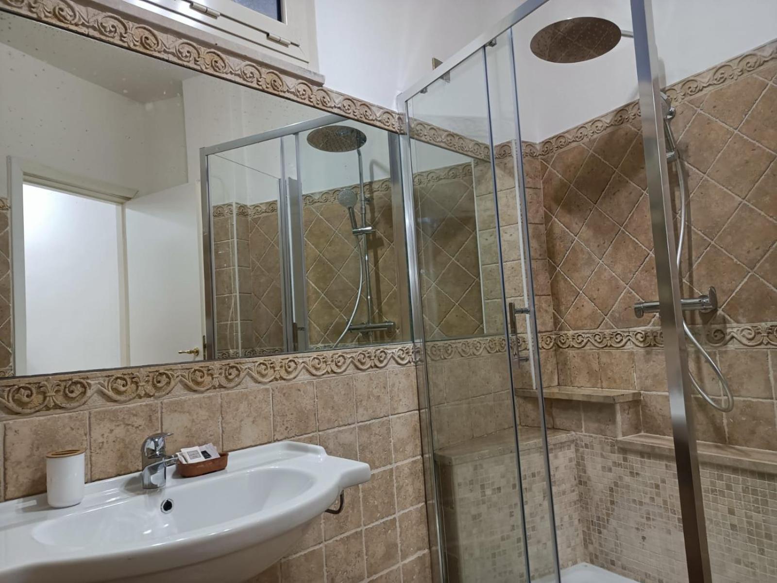 Rione Monti & Cavour Apartment โรม ภายนอก รูปภาพ